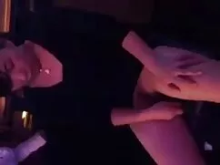 Tay trong khi phim set moi la đánh hơi chân 13